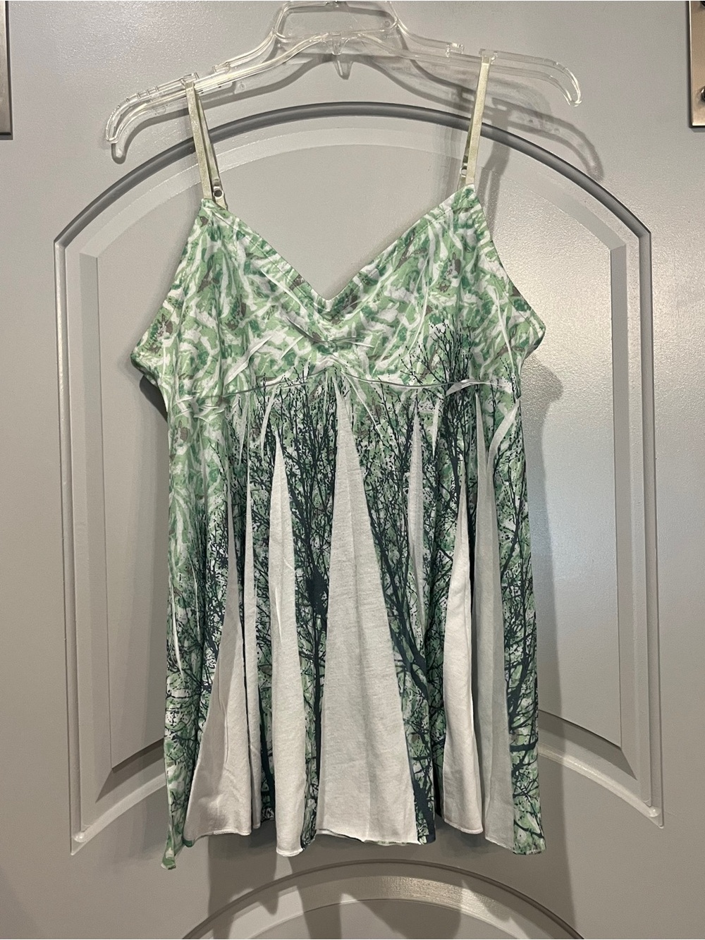 Vintage Mudd Mint Green and White Tie-Dye flare Tank Top. Totally fairycore!